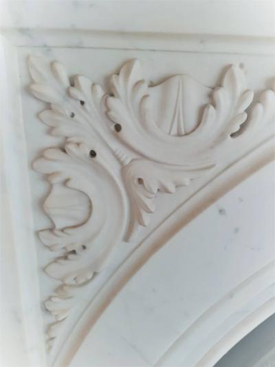 antique marble chimneypiece